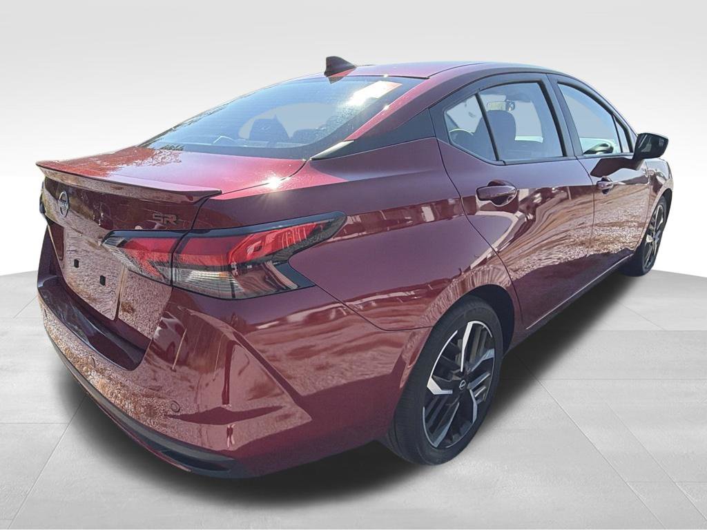 Used 2025 Nissan Versa SR FWD image 47