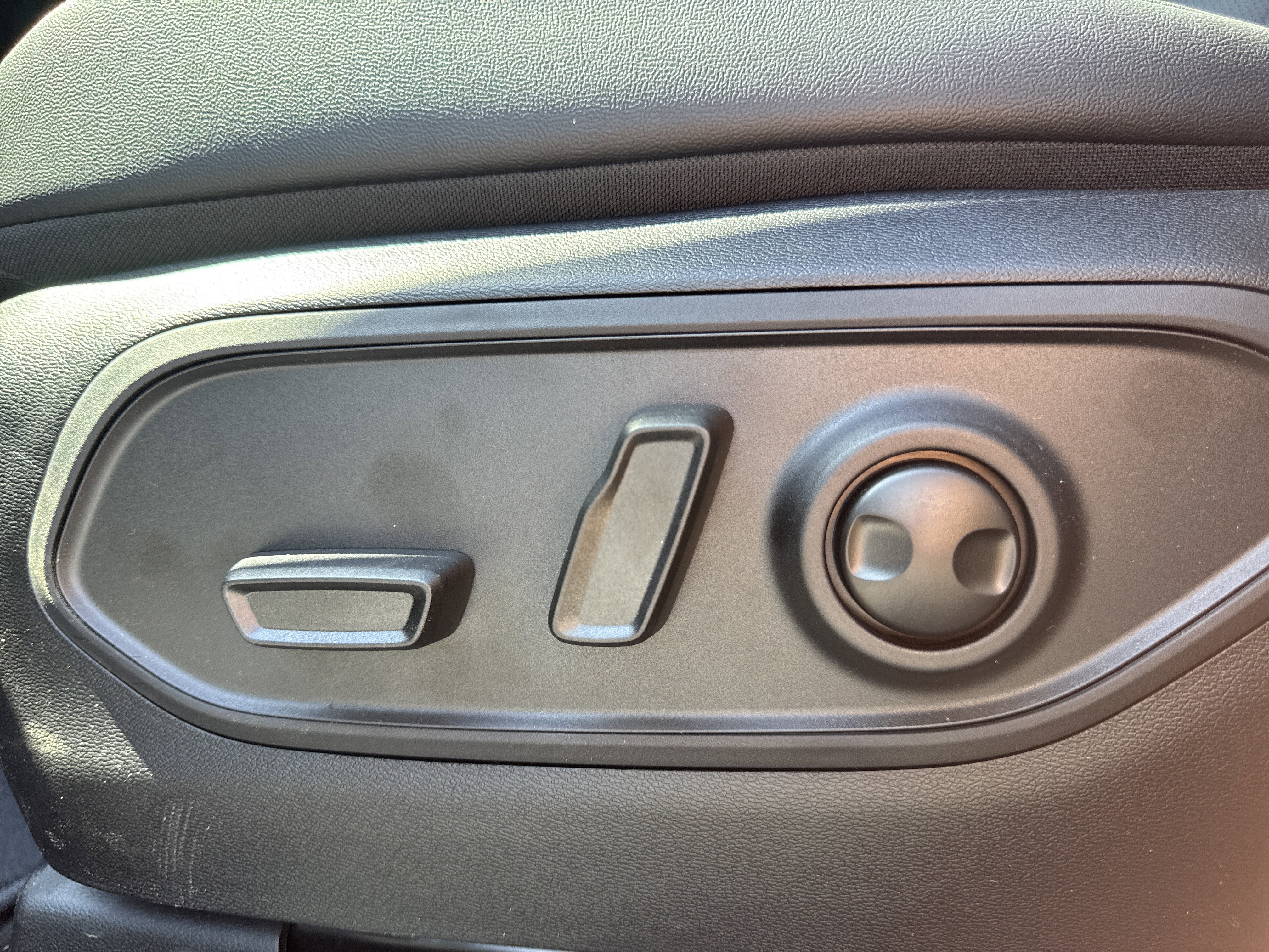 New 2026 Jeep Cherokee Overland image 11