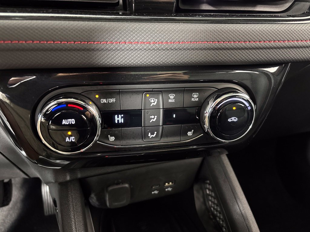 Used 2024 Chevrolet TrailBlazer RS w/ Convenience Package FWD image 30