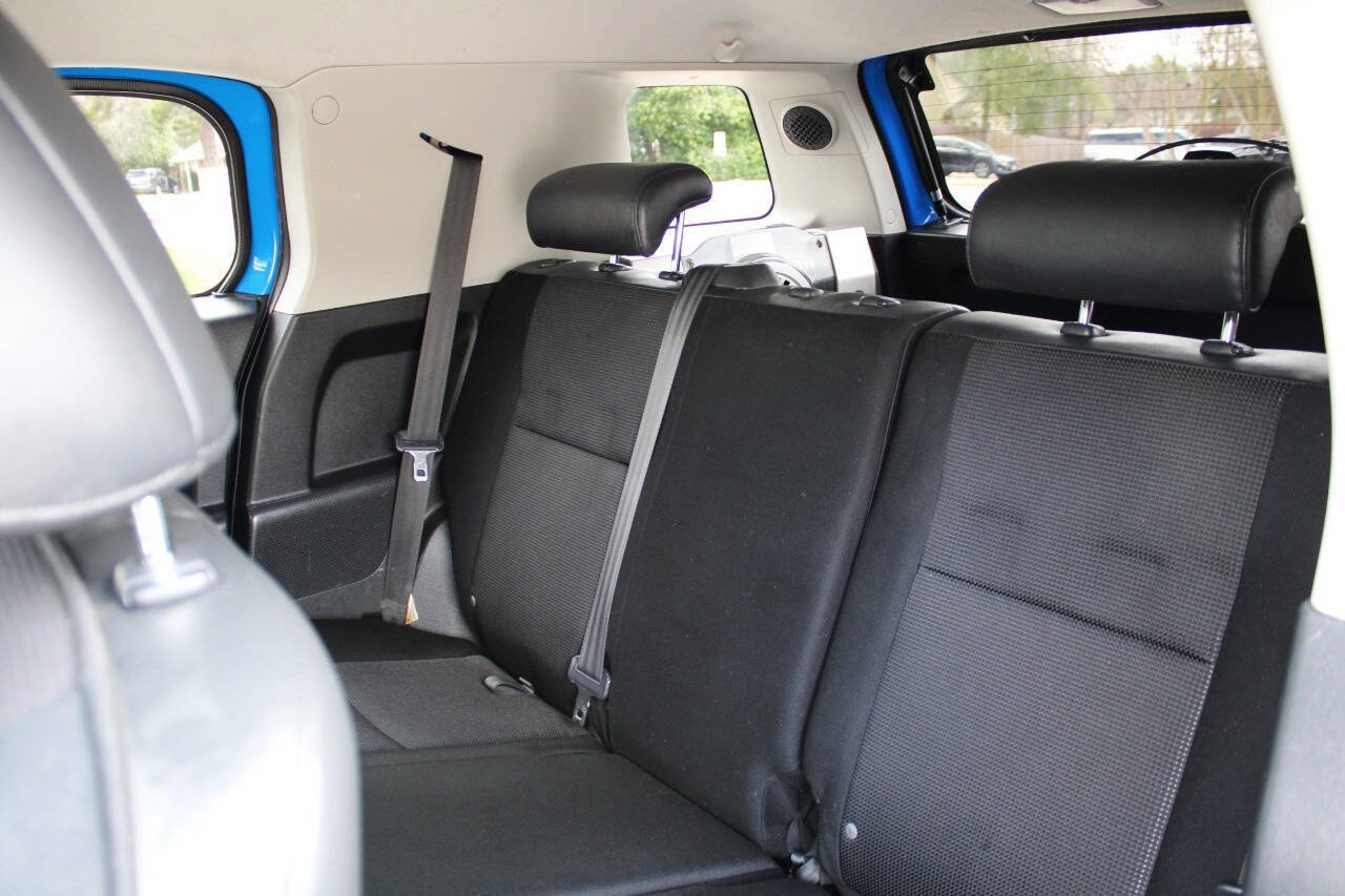 Used 2007 Toyota FJ Cruiser 4WD image 13