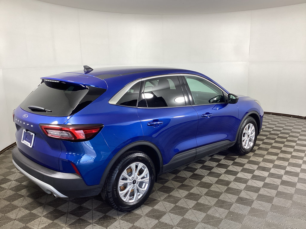 Used 2023 Ford Escape Active FWD image 2