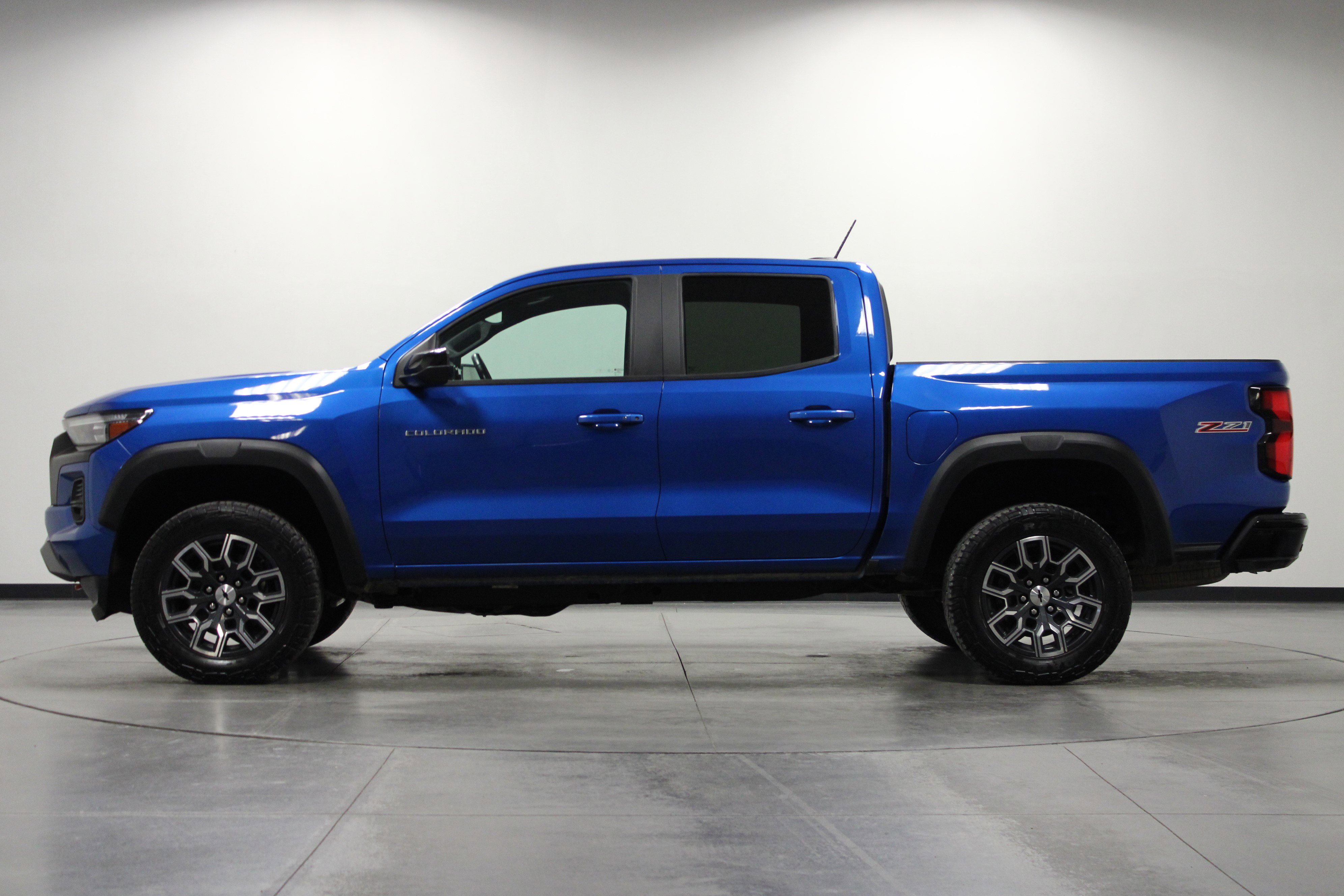 Used 2023 Chevrolet Colorado Z71 w/ Z71 Convenience Package 2 image 7