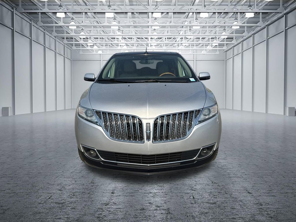 Used 2014 Lincoln MKX FWD w/ Equipment Group 102A image 2