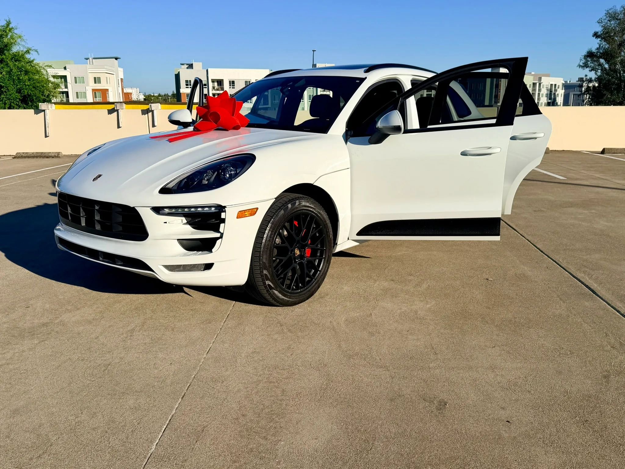 Used 2017 Porsche Macan GTS AWD/4WD image 46