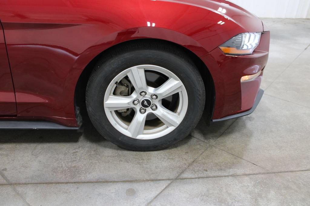 Used 2018 Ford Mustang Coupe RWD image 21