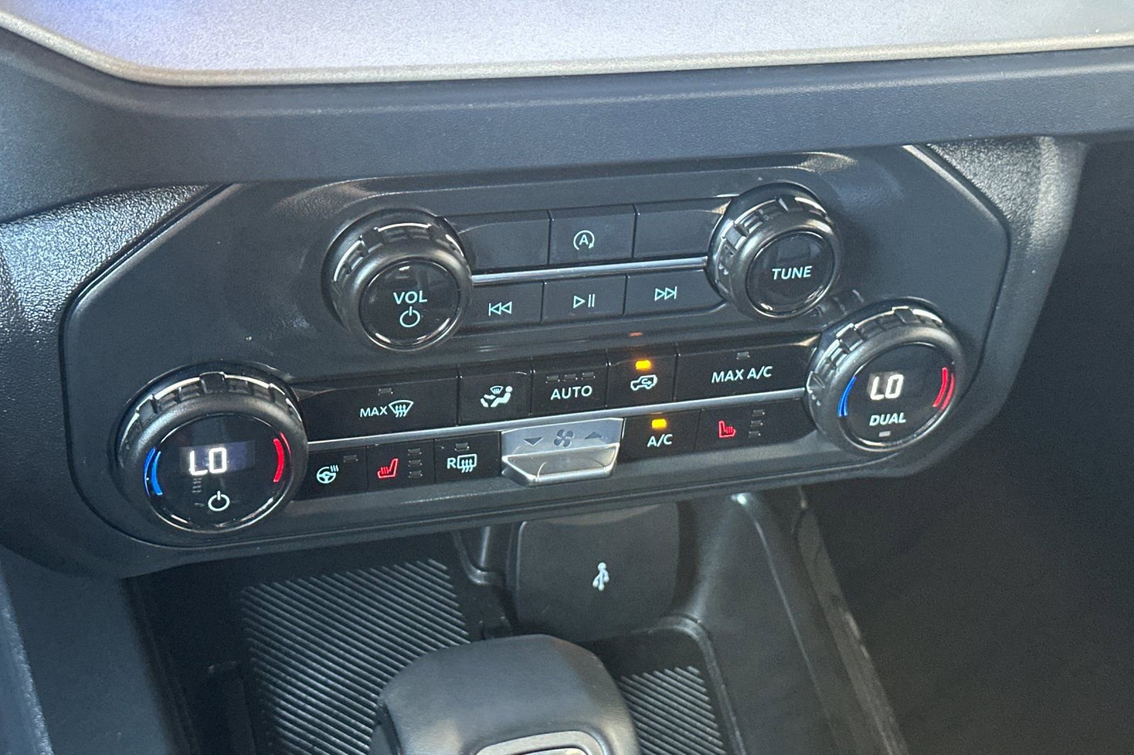 Used 2025 Ford Bronco Outer Banks AWD/4WD image 21