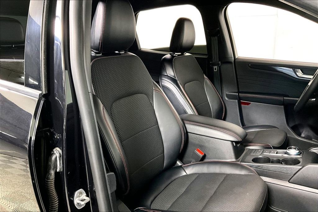 Used 2024 Ford Escape ST-Line image 7