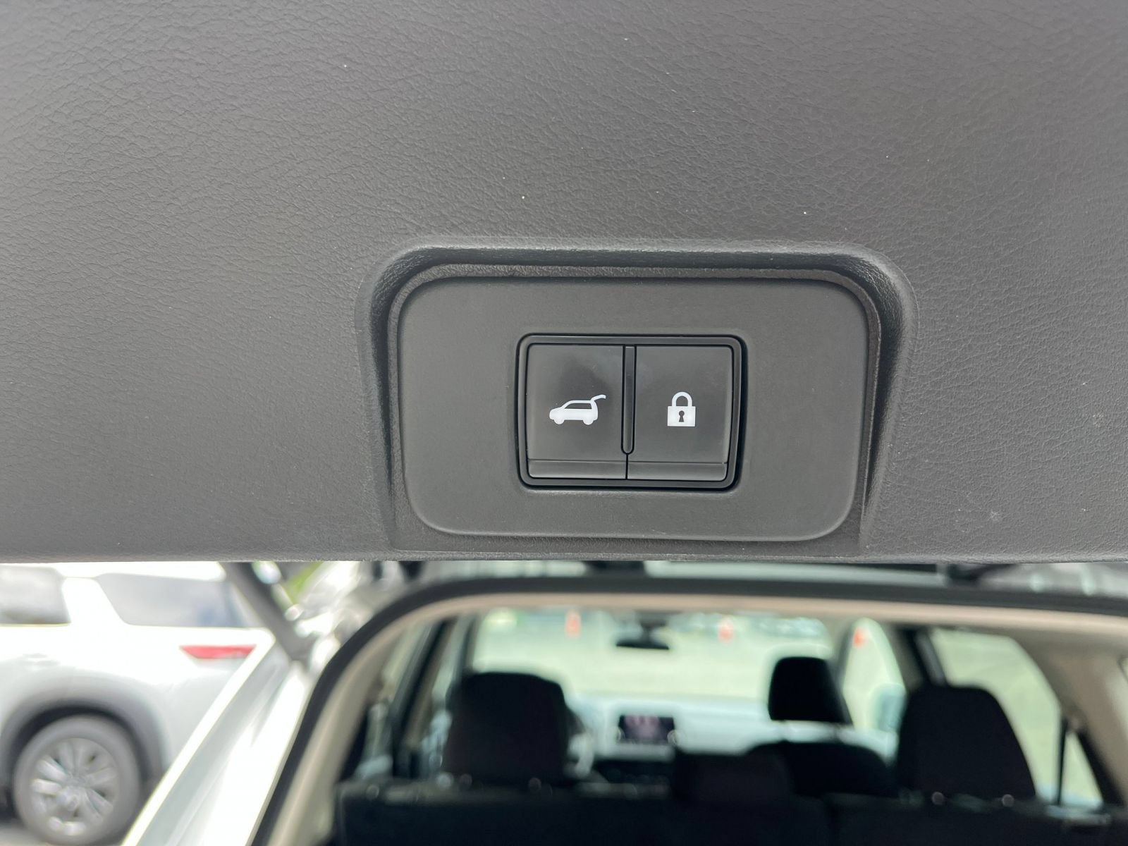 Used 2025 Nissan Rogue SV FWD image 22