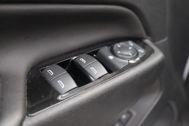 Used 2023 Chevrolet Equinox Premier image 19