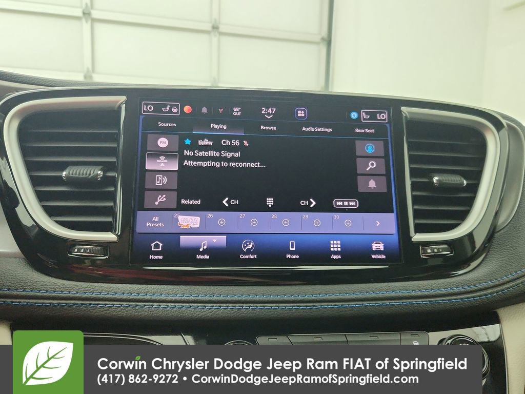 Used 2021 Chrysler Pacifica Touring-L w/ Uconnect Theater Family Group FWD image 23