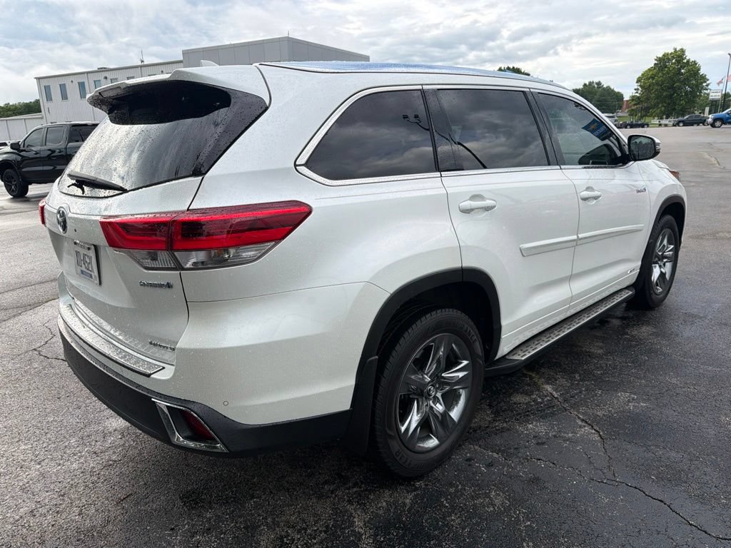 Used 2019 Toyota Highlander Limited Platinum AWD/4WD image 3