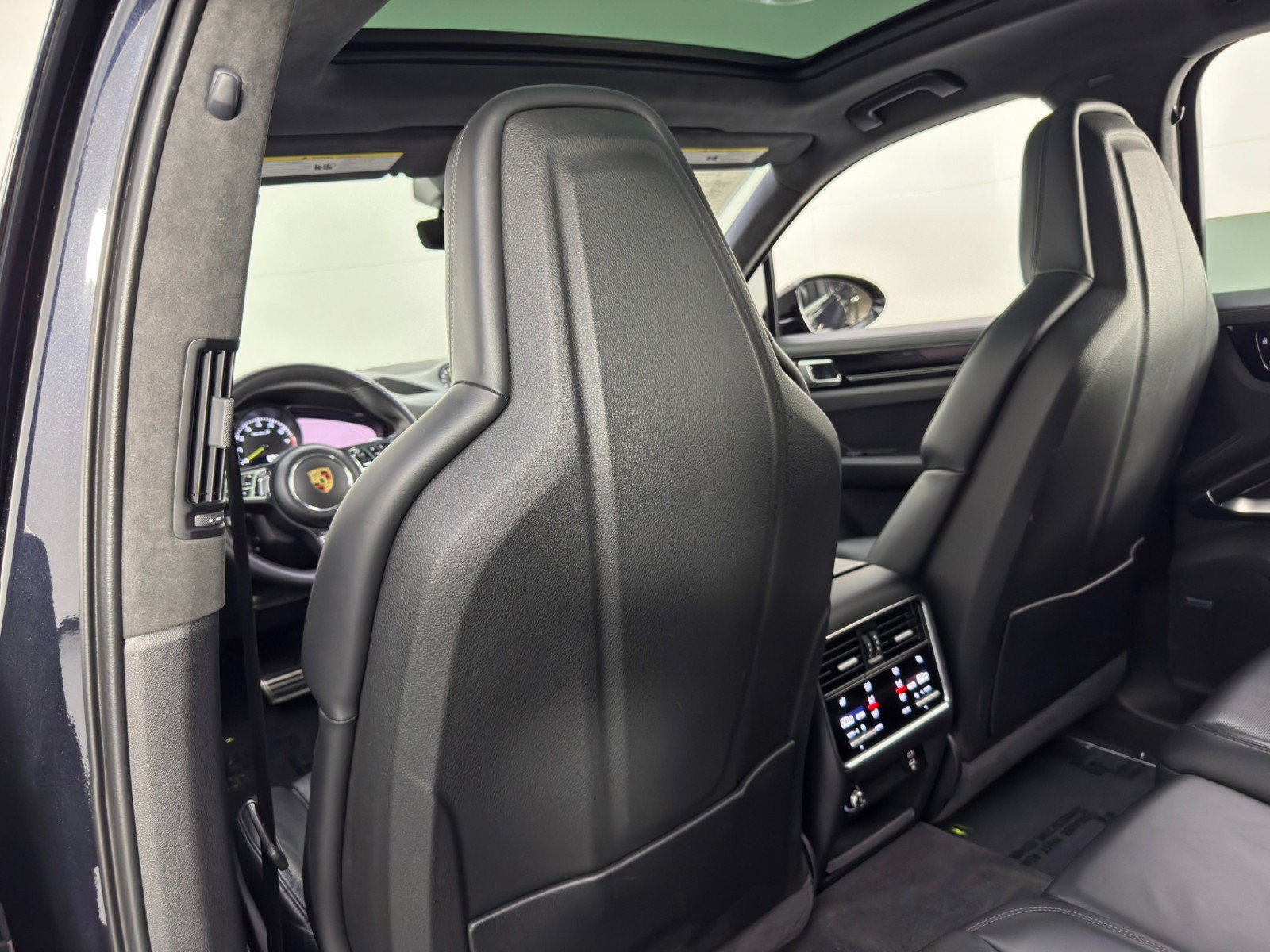 Used 2021 Porsche Cayenne Turbo S AWD/4WD image 38
