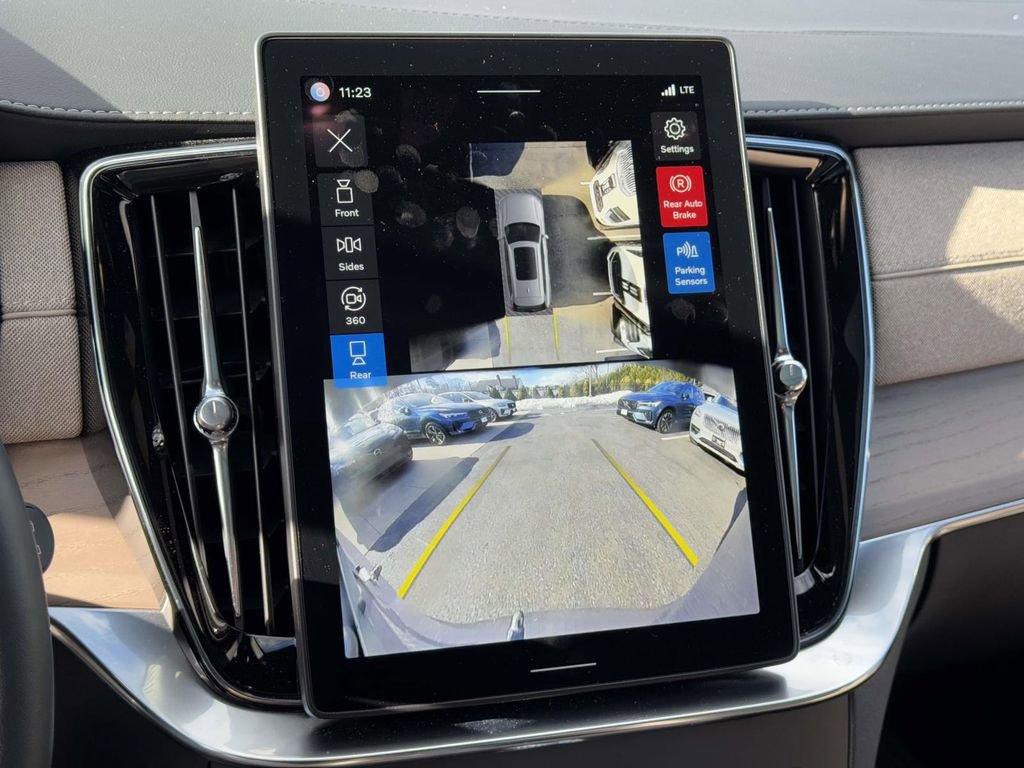 Certified 2026 Volvo XC90 B6 Plus w/ Protection Package Premier image 26