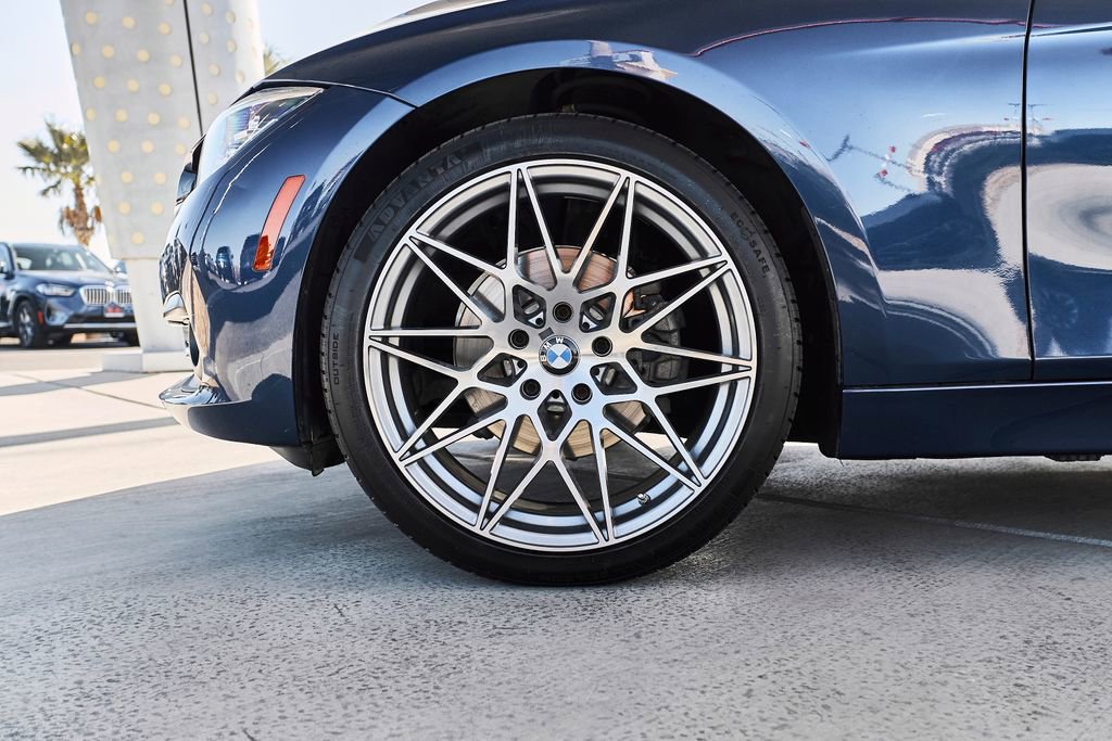 Used 2018 BMW 320i Sedan image 3