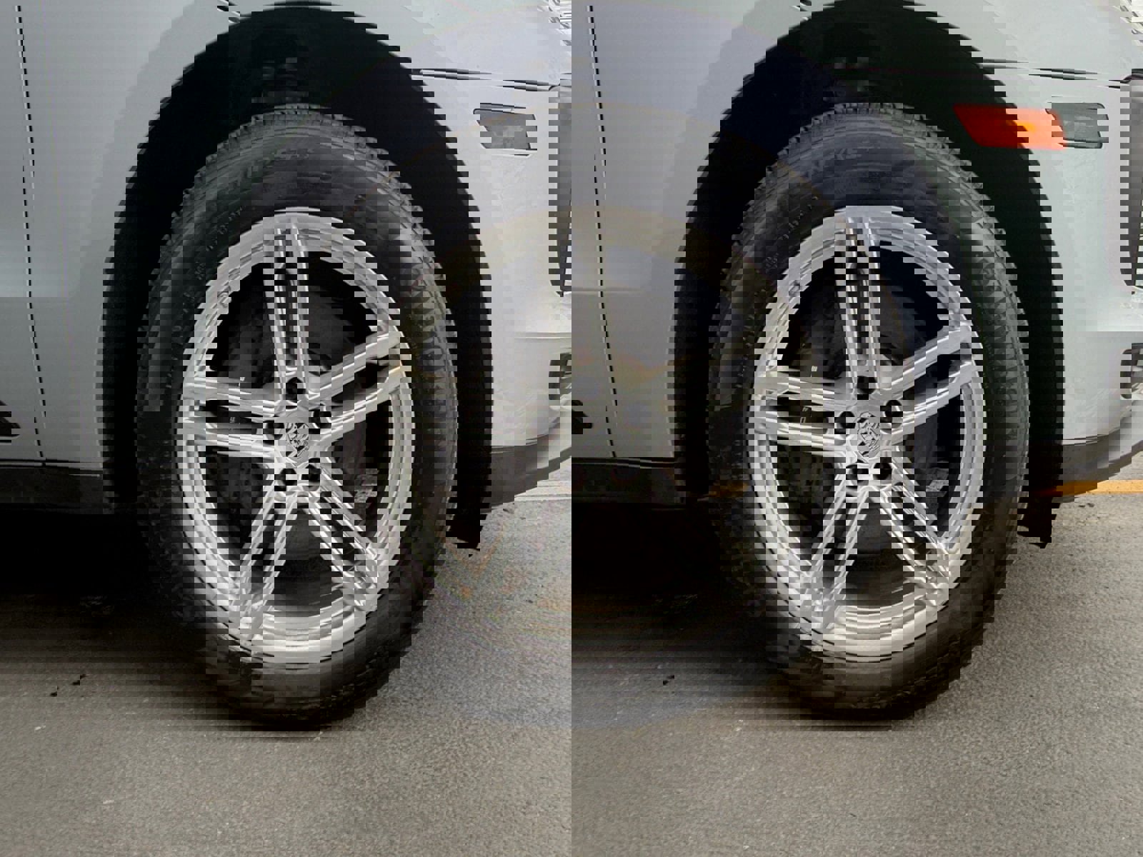 Certified 2020 Porsche Macan image 15