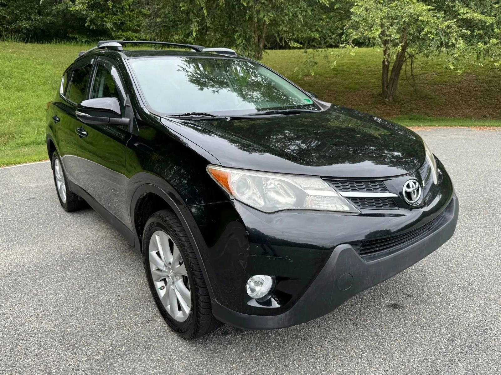Used 2015 Toyota RAV4 Limited image 3