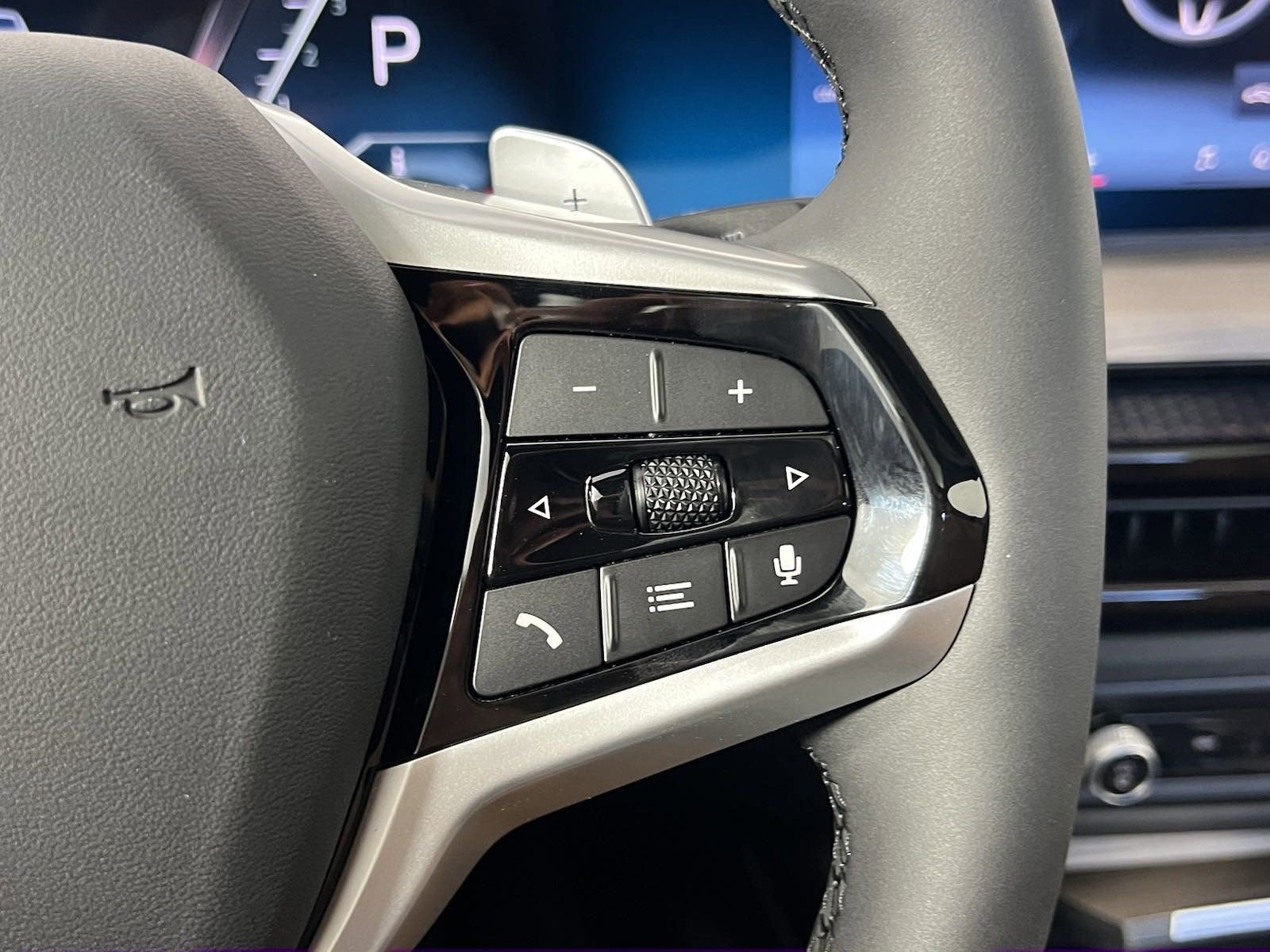 Used 2025 BMW 230i Coupe w/ M Sport Package image 23