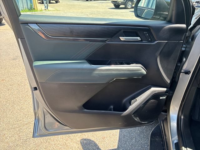 Used 2026 GMC Acadia AT4 AWD/4WD image 7