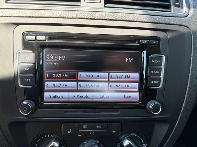 Used 2015 Volkswagen Jetta SE FWD image 11