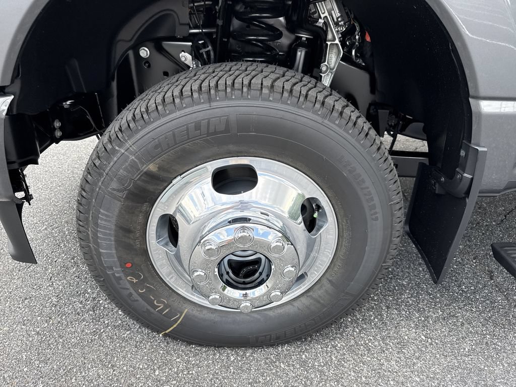 New 2026 Ford F350 Platinum AWD/4WD image 17