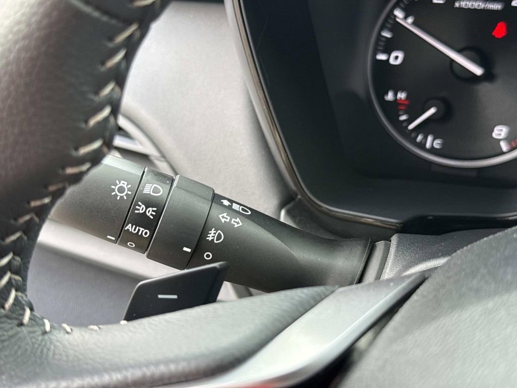 Certified 2025 Subaru Outback Premium AWD/4WD image 37