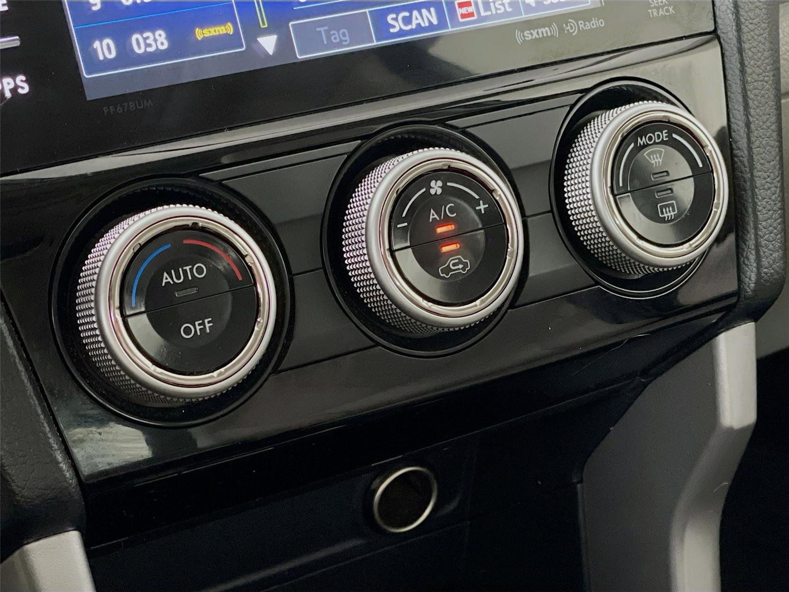 Used 2017 Subaru Forester 2.5i Premium w/ All-Weather Package image 19