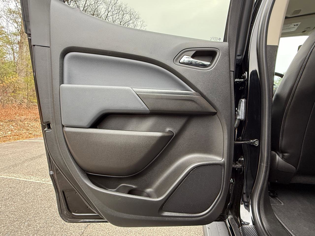 Used 2022 Chevrolet Colorado Z71 w/ Safety Package image 22