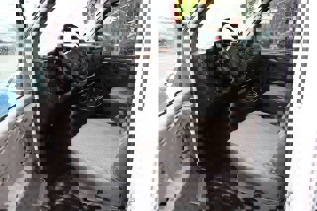 Used 2004 Chevrolet Express 3500 w/ Chrome Appearance Package image 5