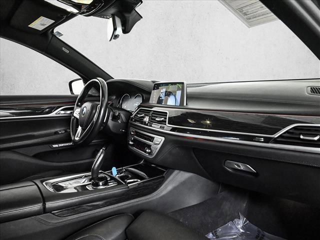 Used 2018 BMW 750i xDrive image 22