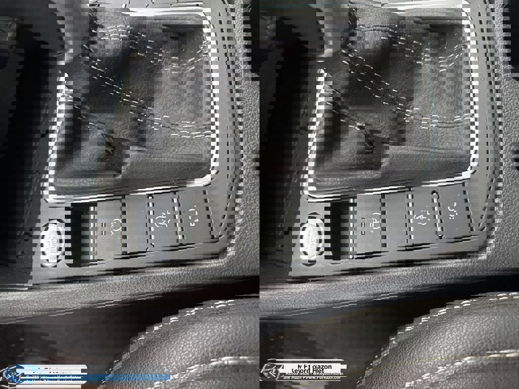 Used 2024 Volkswagen Jetta SE image 35