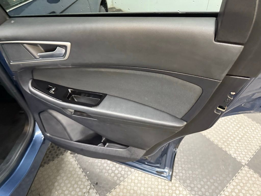 Used 2019 Ford Edge SEL image 34