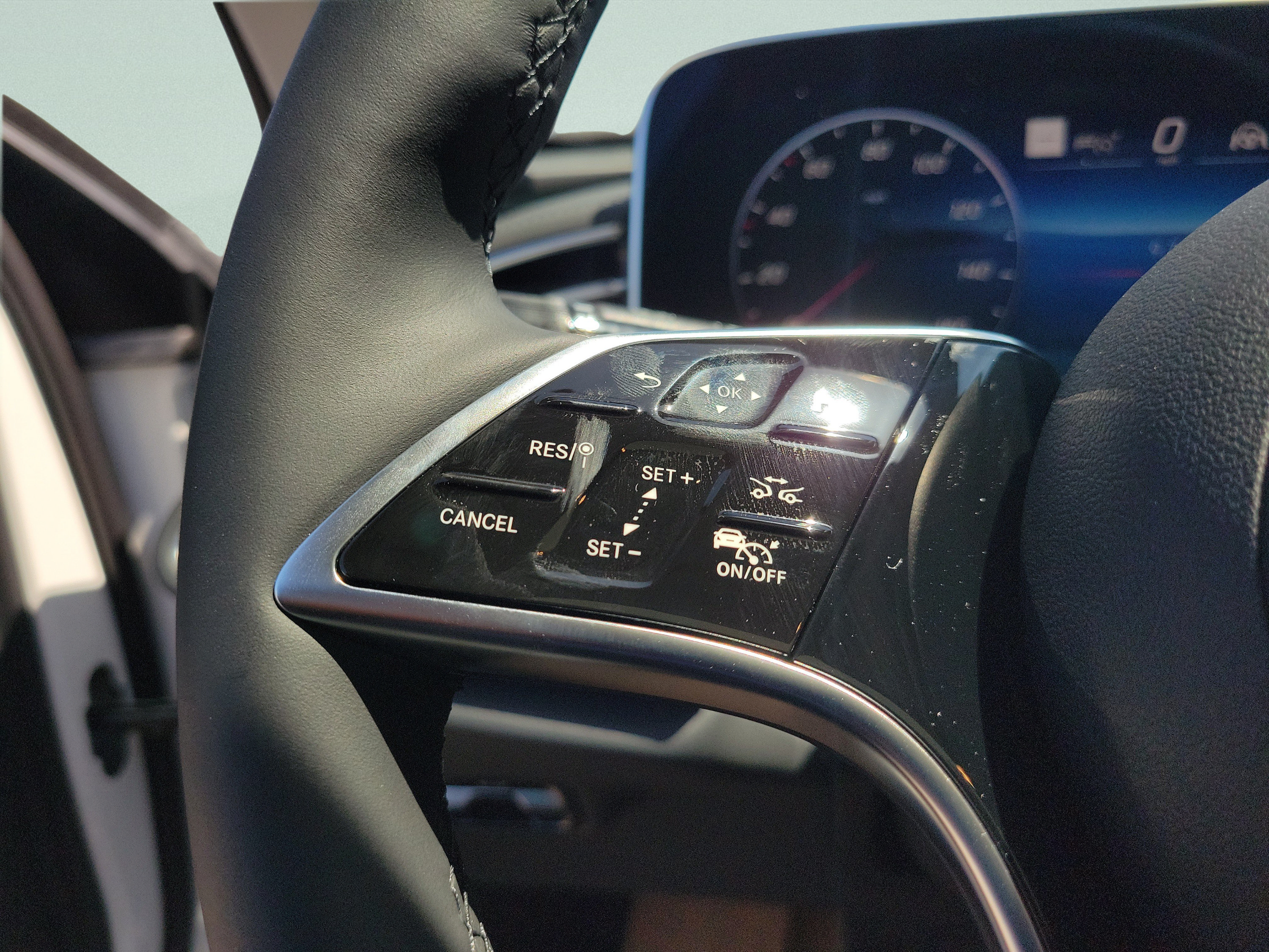 New 2026 Mercedes-Benz E 450 4MATIC Sedan image 24