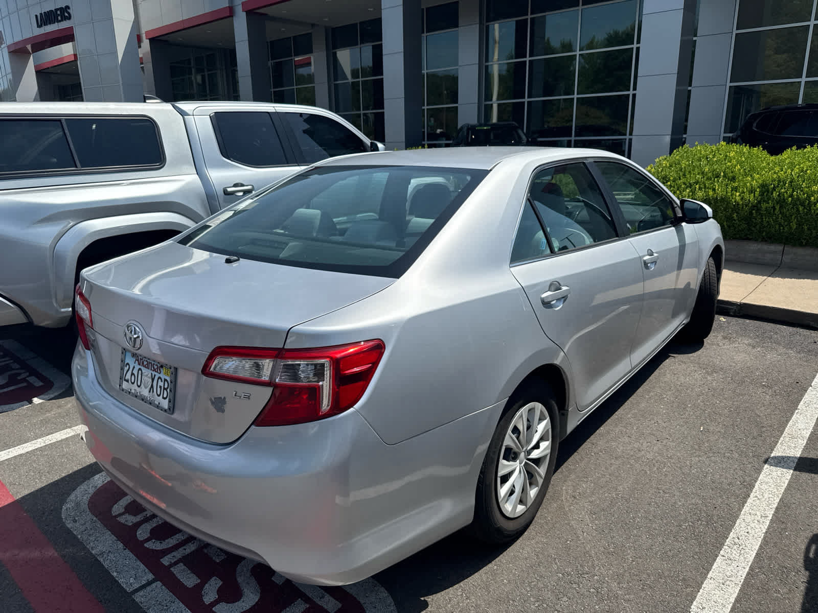 Used 2014 Toyota Camry LE FWD image 7