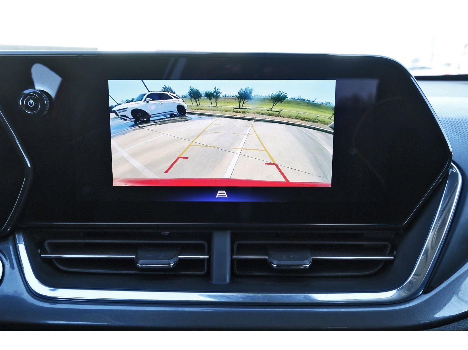 Used 2024 Chevrolet Trax ACTIV w/ Driver Confidence Package image 26