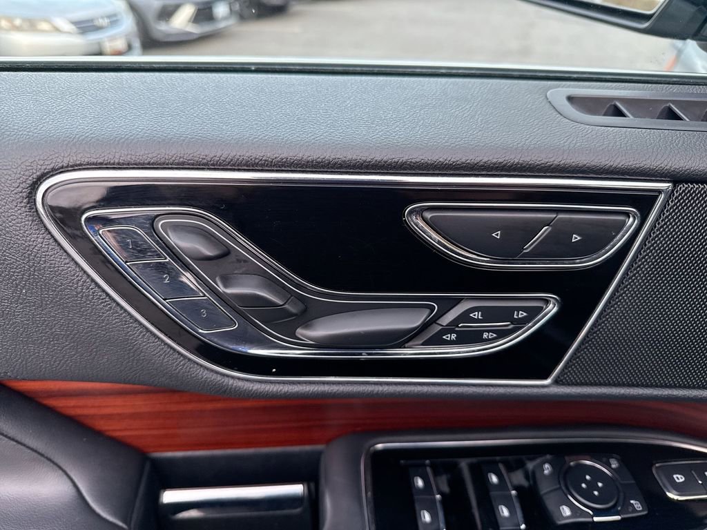 Used 2023 Lincoln Navigator Reserve image 14