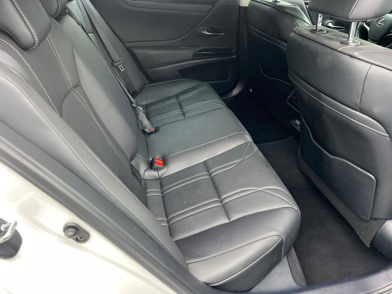 Used 2024 Lexus ES 350 w/ Technology Package image 16