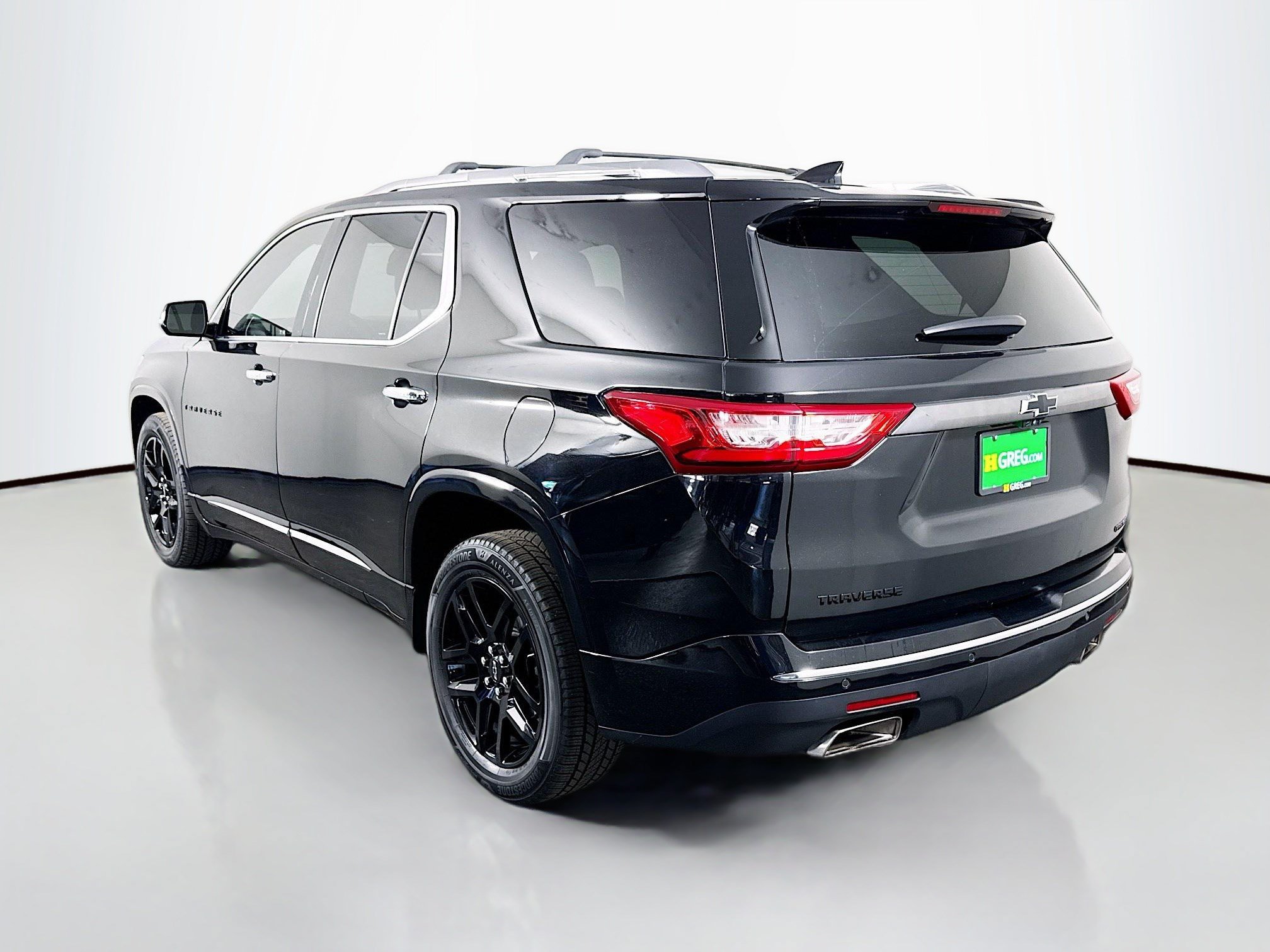 Used 2019 Chevrolet Traverse Premier w/ LPO, Blackout Package FWD image 7
