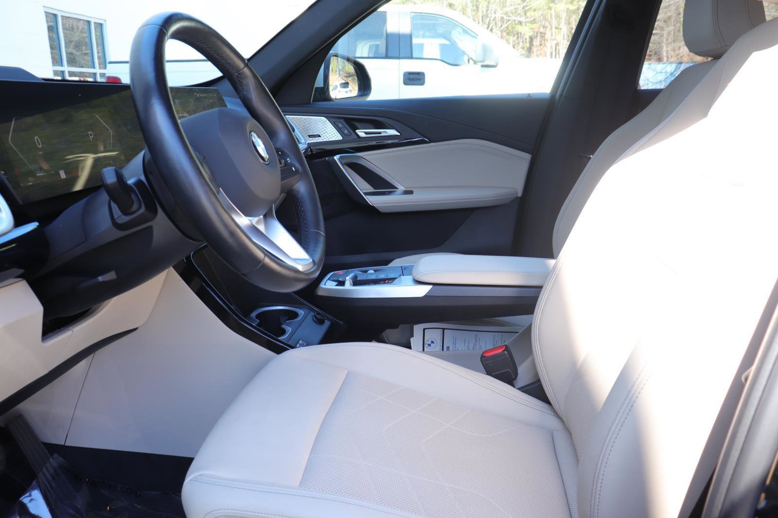 Used 2023 BMW X1 xDrive28i w/ Premium Package image 12