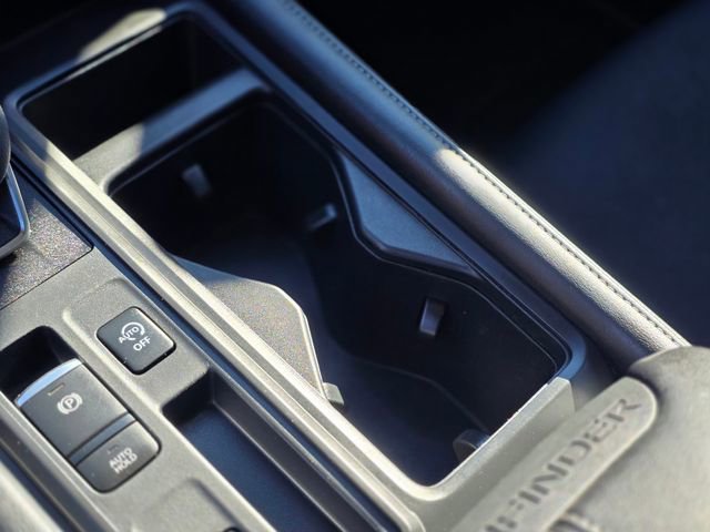 Used 2023 Nissan Pathfinder S image 33