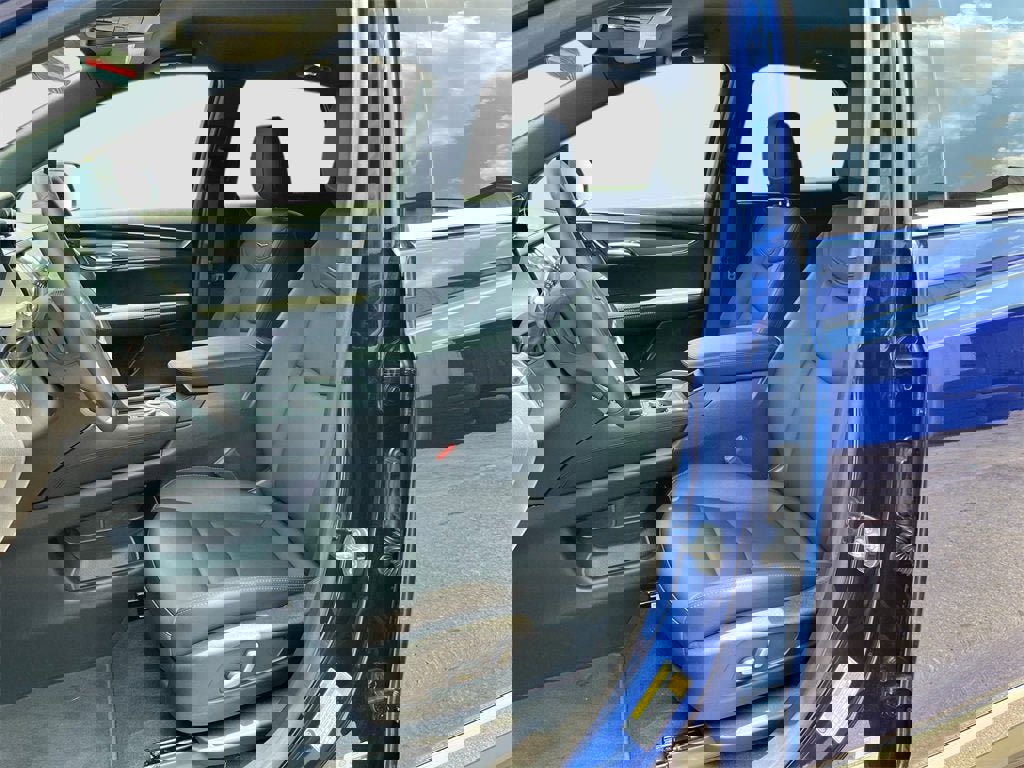 New 2025 Cadillac XT5 Luxury image 21