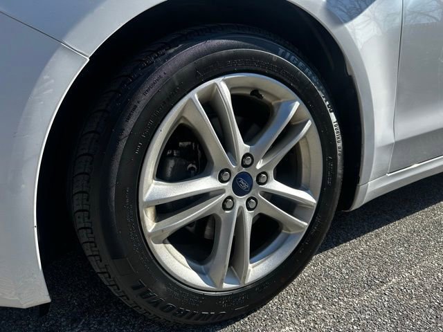 Used 2018 Ford Fusion SE image 9