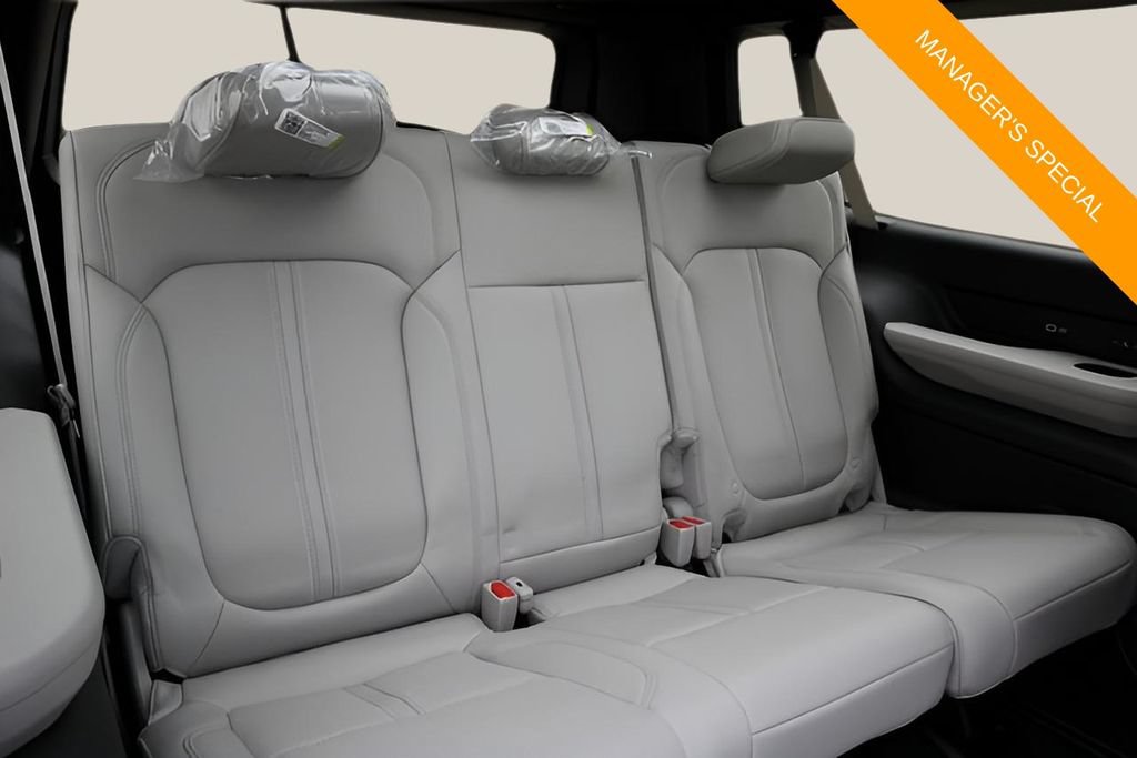 New 2025 Jeep Wagoneer L Series II AWD/4WD image 20