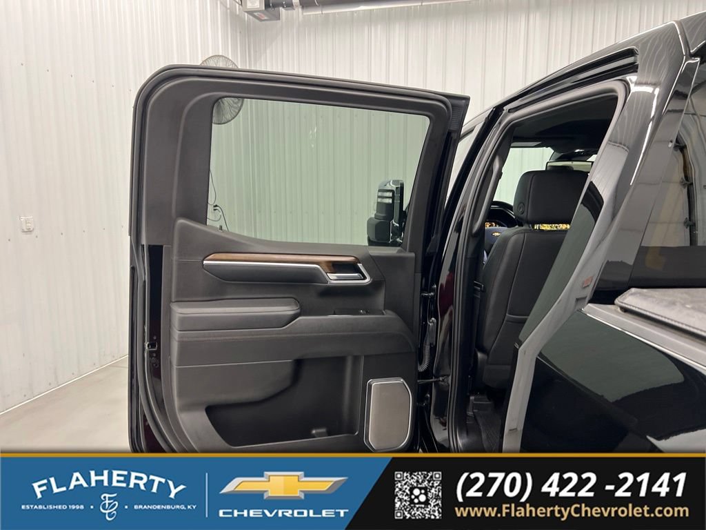 Used 2026 Chevrolet Silverado 1500 High Country w/ High Country Premium Package AWD/4WD image 10