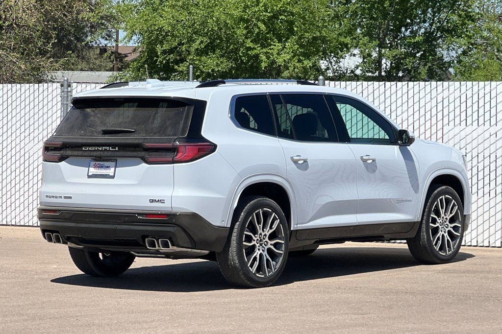 New 2026 GMC Acadia Denali Ultimate AWD/4WD image 4