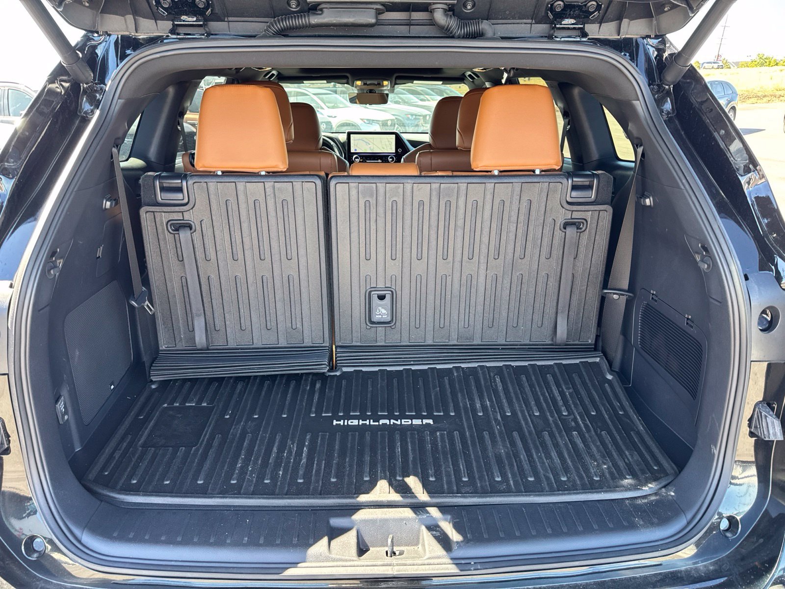 Used 2026 Toyota Highlander Platinum AWD/4WD image 15