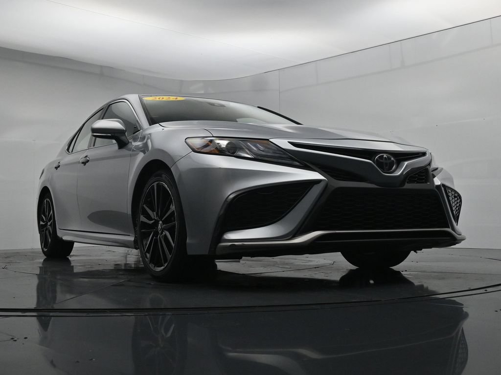 Used 2024 Toyota Camry XSE FWD image 32