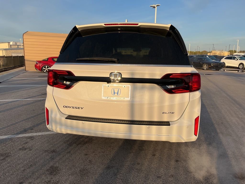 Certified 2026 Honda Odyssey Elite image 5