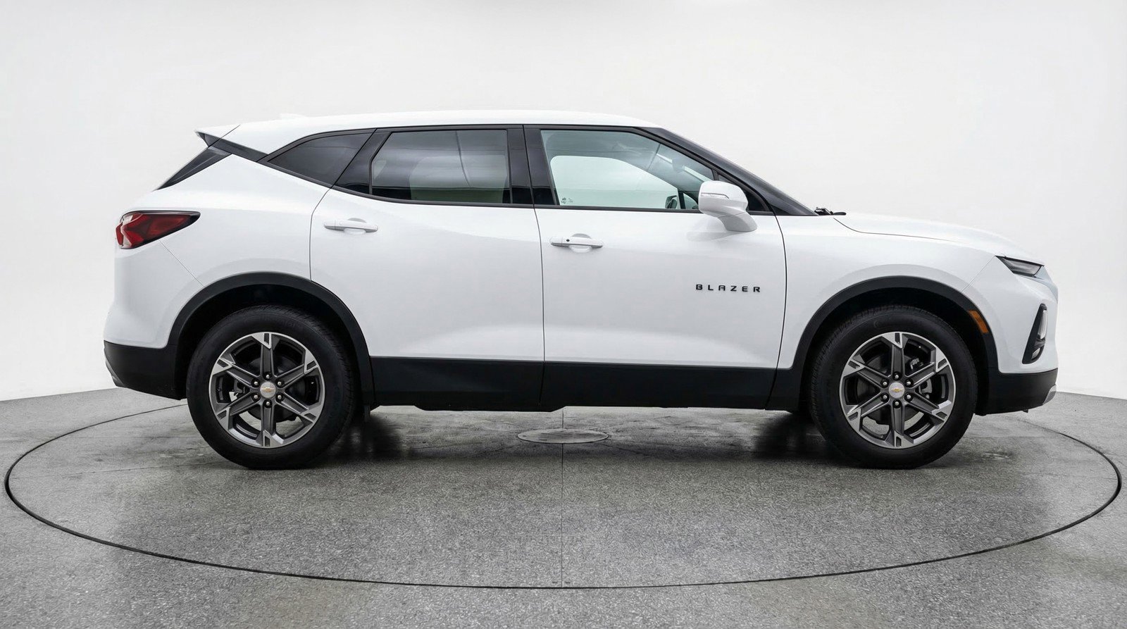 Used 2025 Chevrolet Blazer LT image 11