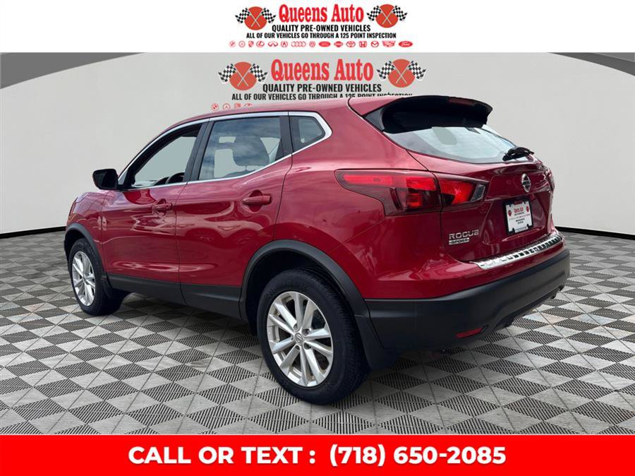 Used 2017 Nissan Rogue Sport S w/ S Appearance Package AWD/4WD image 4