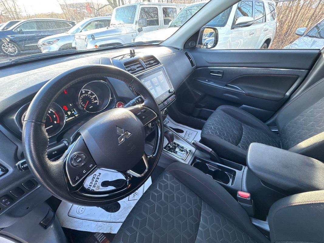 Used 2024 Mitsubishi Outlander Sport SE image 17